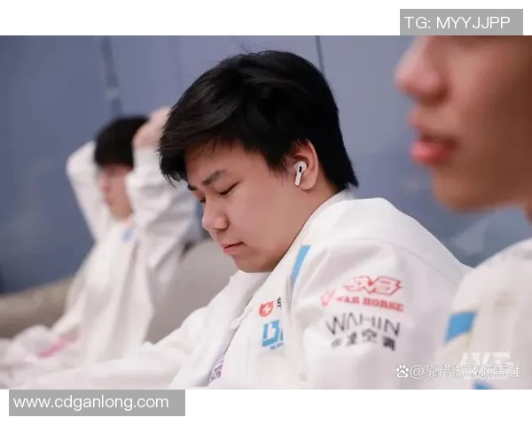 电竞新闻青年赛中BLG选手个人能力表现的深度分析与点评